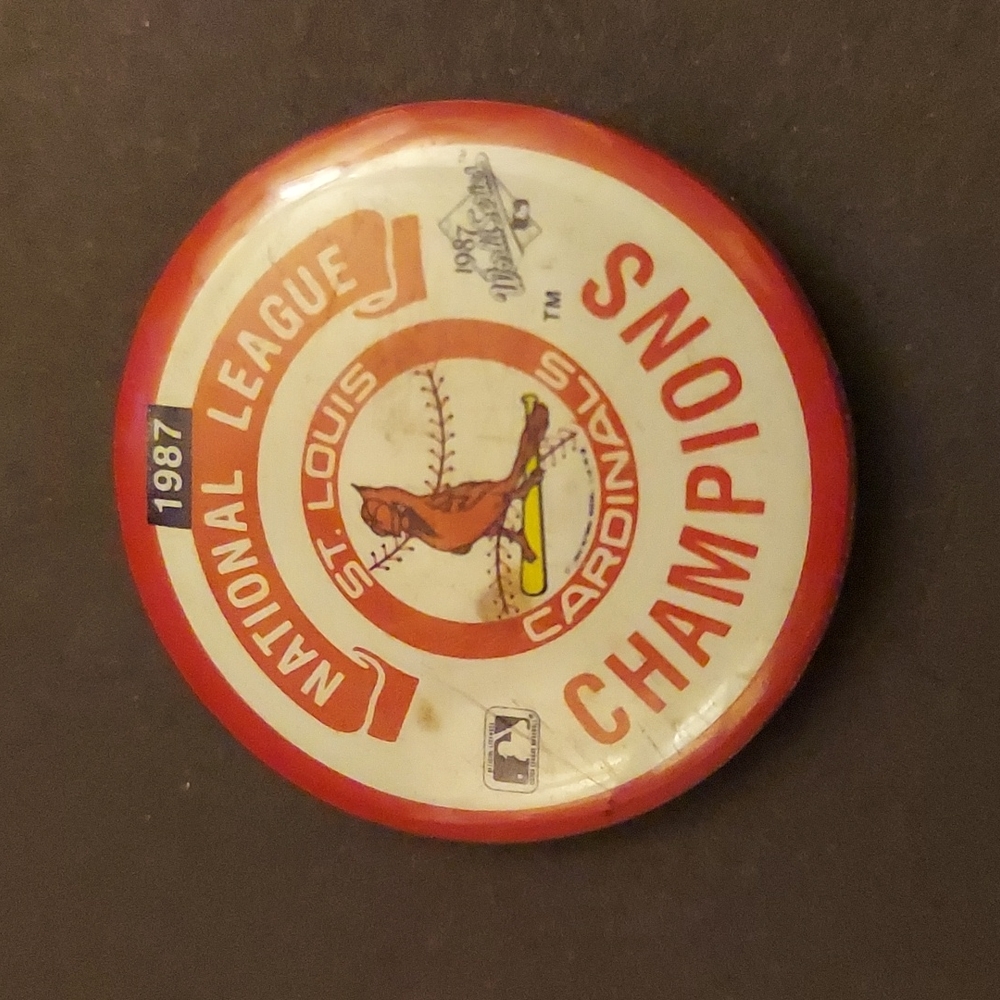 Vintage 1987 Cardinals pin